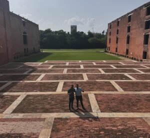 Navya Naveli Nanda Instagram - Dreams do come true 💫!!!!!! 

The next 2 years... with the best people & faculty! 

Blended Post Graduate Programme (BPGP) Class of 2026
