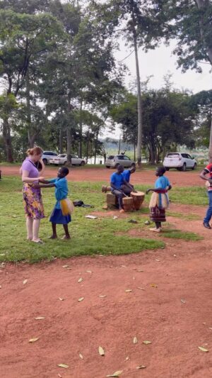 Nazanin Amiri Instagram - Ugandan traditional dance and music💃🏻