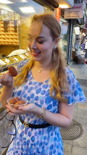 Nazanin Amiri Instagram - (Tulumba)a famous Turkish sweet ,it’s like Iranian sweet(Bamiyeh)☺️👌🇹🇷