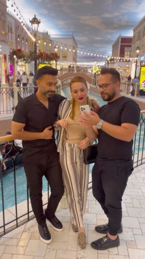 Nazanin Amiri Instagram - Villaggio mall in Qatarwith family 💚