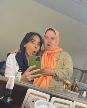 Neda Ghasemi Instagram - .
قند و نبات💛🧡

#ناهید_قهرمانی 
#سندروم_داون