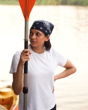 Neeta Pillai Instagram - Outdoorsy me…. Ultimate joy.. 
#tbt 

📸: @amarthejas_pu 
📍: @softouchayurveda 

#outdoorsy #outdoors #adventure #life #breath #nature #sports #kayak