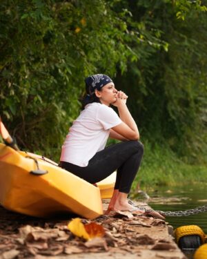 Neeta Pillai Instagram - Outdoorsy me…. Ultimate joy.. 
#tbt 

📸: @amarthejas_pu 
📍: @softouchayurveda 

#outdoorsy #outdoors #adventure #life #breath #nature #sports #kayak