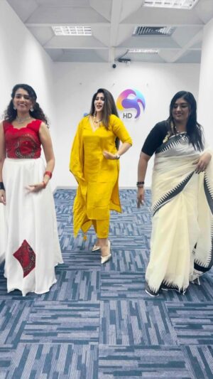Neha Saxena Instagram - Lights, Camera, Dance! 🎥💃

"Feel the beat with Neha Saxena and UBL’s own anchors! 💥

#nehasaxena  #tamil #telugu #malayalam #tulu #sanskrit #hindi #art #artist #instagood #southindianactress #indiancinema #kannada #gratitude #forever #dubai #dubailife #indian #culture #love #peace #unity #channel #shoot #liveshow #ubl #ubltv #channel