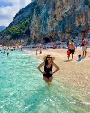 Neroli Meadows Instagram - Happy happy joy joy #sardinia #sardegna #gulfoforosei #coastoforosei #coastofbaunei #calabiriala #costabaunei #spaggiadeigabbiani #poolsofvenus #piscenedivenere #truffles #lamaddalena #lamaddalenaisland #lamaddalenaarchipelago