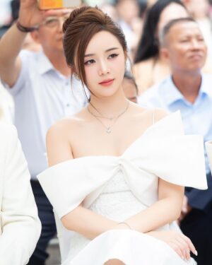 Nguyễn Quỳnh Instagram - 🦋