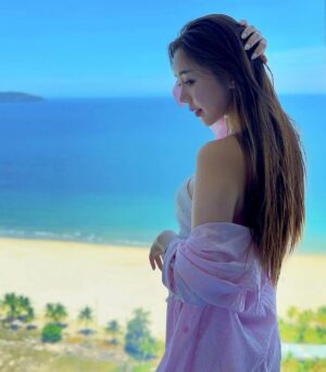 Nguyễn Quỳnh Instagram - 🦋