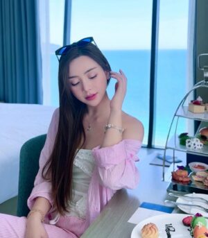 Nguyễn Quỳnh Instagram - 🦋