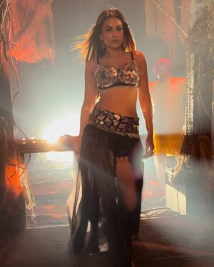 Nia Sharma Instagram - When they say lit 🔥.. 
and it Literally gets on fire.. 😕 

#suhaganchudail