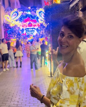 Nia Vardalos Instagram - Stumbled upon a princess interactive display in Athens 🤔 #visitgreece