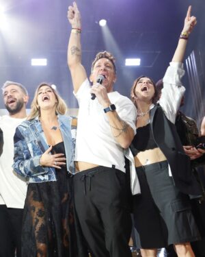 Nicolás Vázquez Instagram - Noche inolvidable. Gracias @natijota @olgaenvivo @bycrismorena por lograr que nos volvamos a ver en ese lugar icónico una vez más. Y gracias al público número uno por tanto amor y fidelidad durante tantos años!! Son increíbles!! 
Hasta siempre!! 
🙌🏽❤️♾️👆🏽