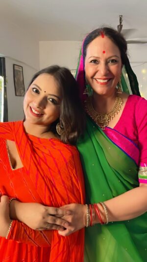Nidhi Uttam Instagram - On your special day here is a small token of love to our audience 🌻✨ It was so nostalgic to recreate our 
‘yeh rishta’ days , dressing up together, performing together & look now after a decade watching our first scene together🧿 Gratitude to the show 🙏🏻🙏🏻 
Love & light♥️✨ 
Happy Bday Sonali Mom♥️🎂 
#yehrishtakyakehlatahai #gayatri #nandini 

Disclaimer : the clips used in the video are only for entertainment purposes. No copyright infringement intended.