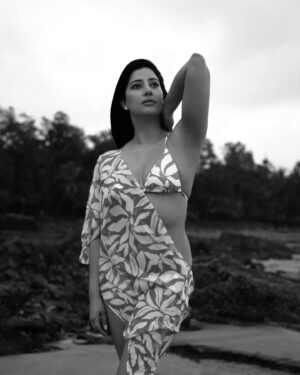 Niharica Raizada Instagram - "The Babe"

#NiharicaRaizada 

Shot by @karimiglimpse