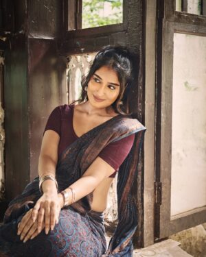 Niharika Nm Instagram - All this wife behaviour, still no husband in sight. 

Shot by @visualaffairs_va 
MUA @skinbysakhshi 
Hair @hairstoriesbyrishikaa 
Wearing @eternitybysakshi 
Blouse @advi_saree_blouses 
Location @elitaavilla