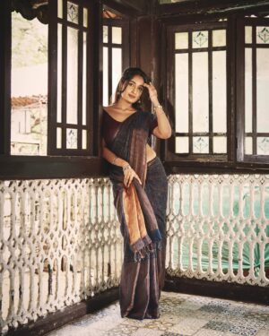 Niharika Nm Instagram - All this wife behaviour, still no husband in sight. 

Shot by @visualaffairs_va 
MUA @skinbysakhshi 
Hair @hairstoriesbyrishikaa 
Wearing @eternitybysakshi 
Blouse @advi_saree_blouses 
Location @elitaavilla