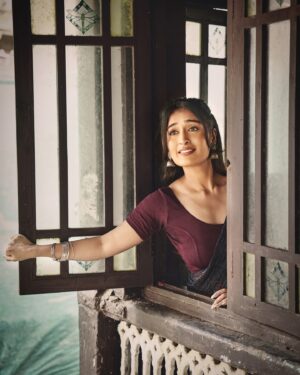 Niharika Nm Instagram - All this wife behaviour, still no husband in sight. 

Shot by @visualaffairs_va 
MUA @skinbysakhshi 
Hair @hairstoriesbyrishikaa 
Wearing @eternitybysakshi 
Blouse @advi_saree_blouses 
Location @elitaavilla