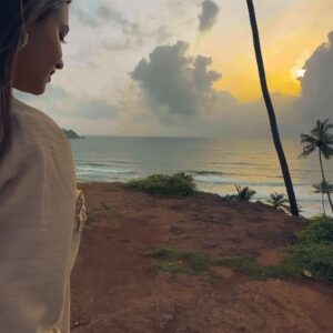 Nikkesha Rangwala Instagram - Sun, sea n sand 
 

Photography @azaincoutinho 
 Location courtesy @caravelabeachresort 

#goadiaries #travelgram #sunseasand #mindsetreset