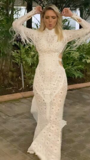 Nikki Osborne Instagram - The winning frock!! #dress #ball #viral #reels #bridal @judycopleycouture