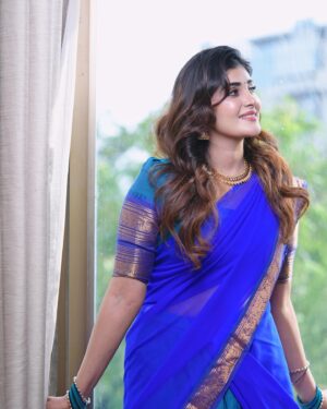 Nimeshika Radhakrishnan Instagram - 🦋💙🩵🦋
Wearing : @chettinad_sarees 🦋