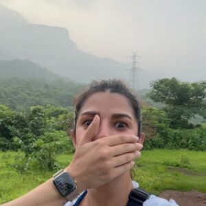 Nimrat Kaur Instagram - Monsoons main ghats pe trek nahin kiya toh kya kiyaaa??!!! 🦋⛰️🍄🌳🪻🌦️🐶🦀 

I’m no expert, I trek because it’s a long time love-affair but reading about some recent trekking tragedies made me want to share some mini pointers. 
🦭 Please ensure you ALWAYS sit down for pictures if you’re in flowing water or high up somewhere too close to a cliff. 
🐾 Super basic but MOST important to take your next step once the previous one is steady. 
🪨 Selfies and videos ONLY when you’re standing/walking on dry rocks/even forest floor. Even with the best of trekking shoes and gear, there’s lots of loose mud and super slippery rocks so PLEASE don’t be in a rush. 
🍄 Try to wear BRIGHT colours, or carry some colourful element, makes it easier for rescuers if you don’t camouflage with the forest incase God forbid there’s a fall and you’re injured. Going deep into nature comes with equal amounts of thrill and responsibility…🫶🏼

Baaki ab ghats par garmi bauhaut badh rahee hai, kaafee photos main smiling outside dying inside waala scene tha…😵‍💫🥵 
So jaldi plan banaao, Sahyadri ki khulee hawaa khao!! 

#monsoontrek #wildheart #nocitygirl #naturelover #BharatKiNimrat