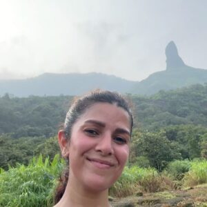 Nimrat Kaur Instagram - Monsoons main ghats pe trek nahin kiya toh kya kiyaaa??!!! 🦋⛰️🍄🌳🪻🌦️🐶🦀 

I’m no expert, I trek because it’s a long time love-affair but reading about some recent trekking tragedies made me want to share some mini pointers. 
🦭 Please ensure you ALWAYS sit down for pictures if you’re in flowing water or high up somewhere too close to a cliff. 
🐾 Super basic but MOST important to take your next step once the previous one is steady. 
🪨 Selfies and videos ONLY when you’re standing/walking on dry rocks/even forest floor. Even with the best of trekking shoes and gear, there’s lots of loose mud and super slippery rocks so PLEASE don’t be in a rush. 
🍄 Try to wear BRIGHT colours, or carry some colourful element, makes it easier for rescuers if you don’t camouflage with the forest incase God forbid there’s a fall and you’re injured. Going deep into nature comes with equal amounts of thrill and responsibility…🫶🏼

Baaki ab ghats par garmi bauhaut badh rahee hai, kaafee photos main smiling outside dying inside waala scene tha…😵‍💫🥵 
So jaldi plan banaao, Sahyadri ki khulee hawaa khao!! 

#monsoontrek #wildheart #nocitygirl #naturelover #BharatKiNimrat