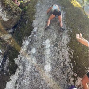Nina Williams Instagram - Another Squam ultra classic: Black Slabbath 🤘🏼 Such a fine line between trust and doubt in those tiny holds. Committing to this desperate cross at the top was helped by the previous whips I’d taken; the fall is actually kind of… fun?! 😀

@oldmanmoon 📸 caught my try-hard yell mid-move. Swipe for the slab whippers 😁

@scarpana Generators were the stiff planks I needed for those micro toes 👣 

#climbing #bouldering #squamishbouldering