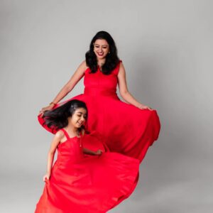 Nisha Krishnan Instagram - Twinning with Daughter 🥰

Dear @mommyshotsbyamrita I love the way you capture the light and the colors. Your composition is fantastic! You really know how to frame a shot and create a sense of balance and harmony.
Thank you for the fantastic pictures ❤️❤️🤗🤗

CAPTURED BY📸 : @mommyshotsbyamrita
Customized outfits by: @yadvi.boutique

#momdaughter #teamgirls