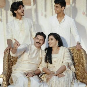 Nitha Promy Instagram - പരസ്പരം സ്നേഹിച്ചും സഹായിച്ചും ജീവിക്കാം, ആഘോഷിക്കാം! നന്മയുടെ ഓണാശംസകൾ....

#onam #family #pic #2024 #celebration #happiness #malayalk #kerala #keralagram #instagram #instagood #instapost