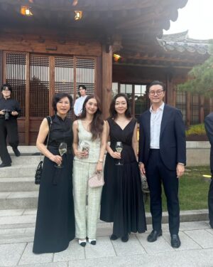 Nittha Jirayungyurn Instagram - Thank you @jaibyonesiam @koreafurnituremuseum @pinkchayapa @dse_je for a wonderful evening with lovely people 🥰💗 during Frieze week in Seoul

#JAIbyONESIAM
#KoreaFurnitureMuseum
#TheHyundai
#JourneyWithoutBorders