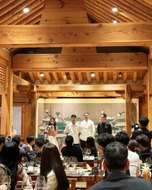 Nittha Jirayungyurn Instagram - Thank you @jaibyonesiam @koreafurnituremuseum @pinkchayapa @dse_je for a wonderful evening with lovely people 🥰💗 during Frieze week in Seoul

#JAIbyONESIAM
#KoreaFurnitureMuseum
#TheHyundai
#JourneyWithoutBorders