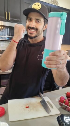 Nitya saxena Instagram - Our family secret healthy drink 🤪😎

@nitya.saxena1186 @viyaofficial #princessviya #strawberry #milkshake #anchorravi #healthyliving #protienshake