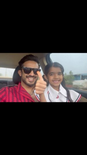 Nitya saxena Instagram - Seeing things around its very important to teach our daughters how to be…

Here’s a small part frm a book what we teach our daughter Viyu….make sure u do to…

Our Daughters should be Fighters! ✊

@nitya.saxena1186 @anchorravi_offl @viyaofficial #princessviya #anchorravi #daughter #motivation