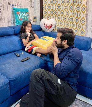 Nitya saxena Instagram - Naa Varaala Lakshmi 🙏❤️

VaraLakshmi Vratham Subhakankshalu 🙏

@viyaofficial @nitya.saxena1186 #princessviya #anchorravi #varalakshmi #vratham