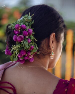 Nivedita Rajappan Instagram - 🍀🌸

Camera 📸: @karthickbalann 
ArtDecor🖼️: @hariharan___art 
MUA 💄: #SelfTag
Venue: @priyaaudhay_offi ‘s

#onam #celebration #flower #pookolam