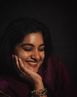 Nivetha Thomas Instagram - Look inspiration: Alarm 

35 - Chinna katha kaadu - now in cinemas 🤍

Outfit by: @jaypore
Jwellery by: @jaypore
Styling: @i_princi_vaidh
Assisted by: @bhukya_yashaswi
Photography: @ikontactphotos @sriramambati for @yellowdaisy.co 

#35movie
