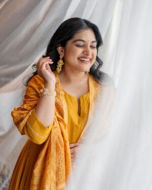 Nivetha Thomas Instagram - Look Inspiration : Pasupu (Haldi) 

35 -  Chinna katha kaadu 

Outfit by: @jaypore
Jwellery by: @jaypore
Styling: @i_princi_vaidh
Assisted by: @bhukya_yashaswi
Photography: @they_call_me_keshu