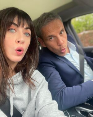 Nolwenn Leroy Instagram - Photo dump sur le tournage de 𝘽𝙧𝙤𝙘𝙚́𝙡𝙞𝙖𝙣𝙙𝙚 😍📸

✨ 2 nouveaux épisodes lundi soir sur TF1 et TF1 