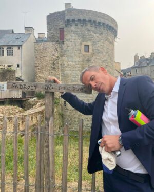 Nolwenn Leroy Instagram - Photo dump sur le tournage de 𝘽𝙧𝙤𝙘𝙚́𝙡𝙞𝙖𝙣𝙙𝙚 😍📸

✨ 2 nouveaux épisodes lundi soir sur TF1 et TF1 