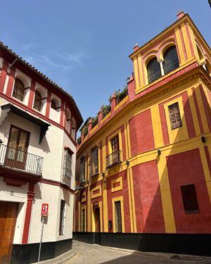 Núria Madruga Instagram - Não sei se é do nome mas ia jurar que tenho uma “costela espanhola”. 🤍 Adoro esta cidade.