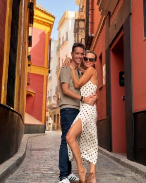 Núria Madruga Instagram - Não sei se é do nome mas ia jurar que tenho uma “costela espanhola”. 🤍 Adoro esta cidade.