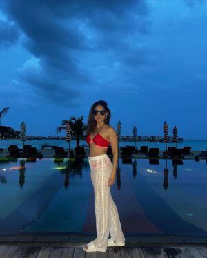 Nushrratt Bharuccha Instagram - Mausam ne kiya kuch haseen sitam 🌧️⚡️