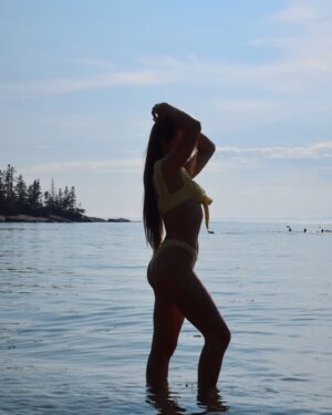 Oana Gregory Instagram - 🌊💛✨✨✨