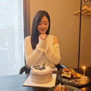 Oh Seung-ah Instagram - -

생일축하해주신분들 감사합니다😊
행복한 오늘 보낼께요❤️