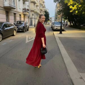 Oksana Akinshina Instagram - Встречаю осень вместе с капсулой от @golomazdina 💞 @12storeez