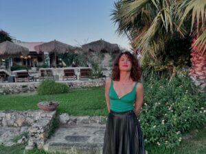 Olga Kurylenko Instagram - Take me back… @tenuta_negroamaro 🌞 🧡