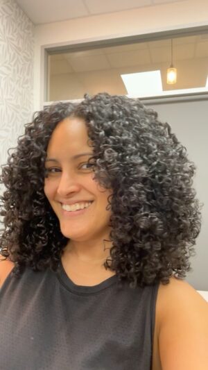 Omallys Hopper Instagram - Watch @catchmeblooming work her magic! Honestly, her “Hydrate and Go” Service has my curls so happy!  I highly recommend this service if you’re looking for more curl education and finding the right products for your hair. Vete pa’lla and tell her Omi sent you #curlyhair #happyhair