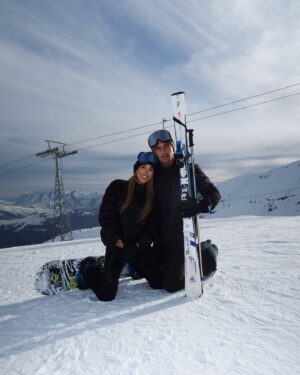 Oriana Marzoli Instagram - Qué alegría volver aquí a Valle nevado después de tantos años ❄️⛄️🏂🇨🇱 cuál es vuestra foto fav? 🩵