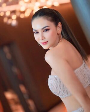 Pakkaramai Potranan Instagram - เมื่อคืนมีโอกาสไปเดินแบบที่งาน @myriad_grand_monde_official  ดีใจด้วยนะคะ เป็นก้าวที่แข็งแรง ทุกคนก้าวนะจ๊ะ กิจเจริญรุ่งเรืองน๊าาาา ขออนุญาติเจ้าของคลิปจาก ตต . ด้วยนะคะ ♥️♥️