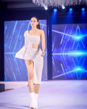 Pakkaramai Potranan Instagram - เมื่อคืนมีโอกาสไปเดินแบบที่งาน @myriad_grand_monde_official  ดีใจด้วยนะคะ เป็นก้าวที่แข็งแรง ทุกคนก้าวนะจ๊ะ กิจเจริญรุ่งเรืองน๊าาาา ขออนุญาติเจ้าของคลิปจาก ตต . ด้วยนะคะ ♥️♥️