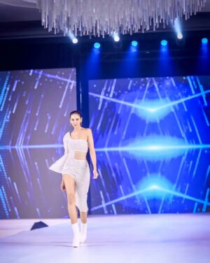 Pakkaramai Potranan Instagram - เมื่อคืนมีโอกาสไปเดินแบบที่งาน @myriad_grand_monde_official  ดีใจด้วยนะคะ เป็นก้าวที่แข็งแรง ทุกคนก้าวนะจ๊ะ กิจเจริญรุ่งเรืองน๊าาาา ขออนุญาติเจ้าของคลิปจาก ตต . ด้วยนะคะ ♥️♥️
